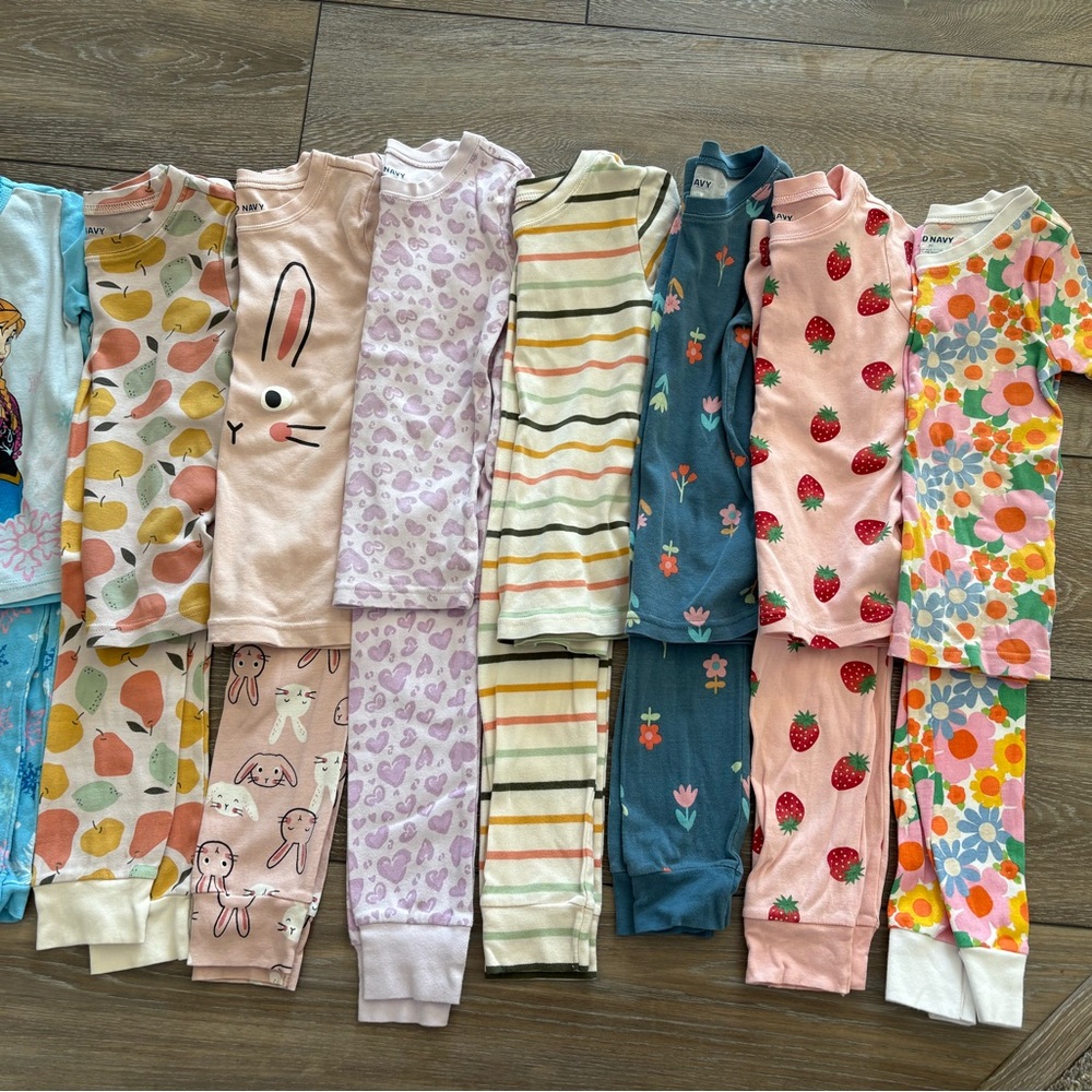 Girls 5T Short Sleeve with Pants PJs